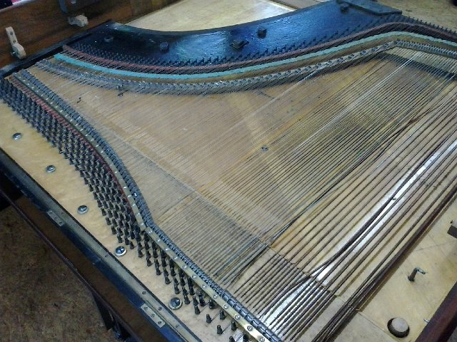 Reparatur am Klavier Roloff – Schritt 2