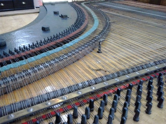 Reparatur am Klavier Roloff – Schritt 3