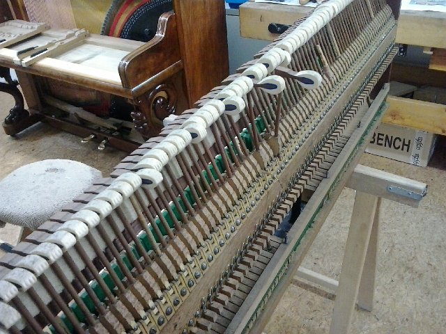 Reparatur am Klavier Roloff – Schritt 10