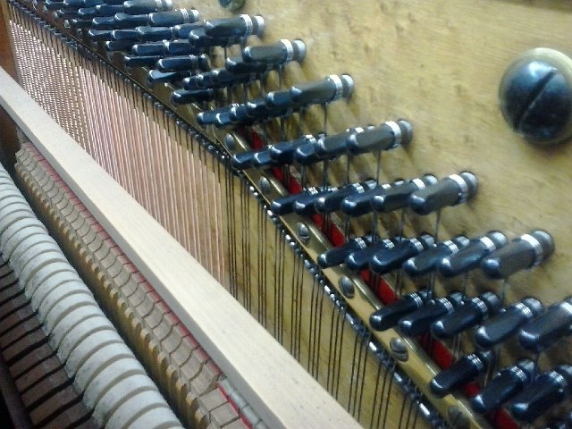 Reparatur am Klavier Roloff – Schritt 17